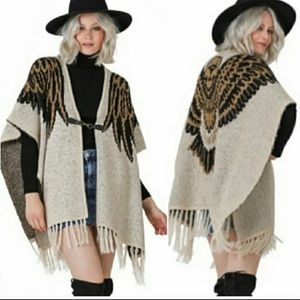 Vertigo Paris Eagle Bird Boho Fringed Poncho
Cape Size S/M.